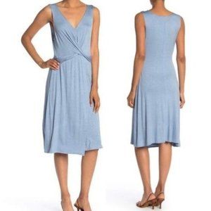 The Vanity Room Womens Dress Medium Blue‎ Twist Waist Midi Sleeveless Soft NEW